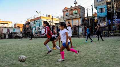 La Nuestra conquista la cancha del barrio Güemes desde hace una década