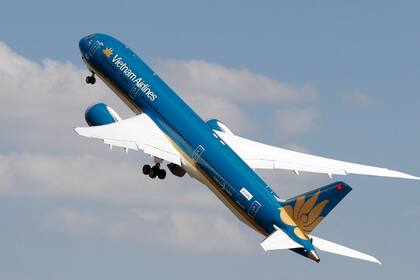 La nueva aeronave del gigante aeronáutico estadounidense se lució en la exposición aérea de París