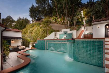 La nueva casa de DiCaprio tiene una enorme pileta con cascada