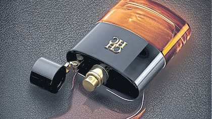 La nueva fragancia de CH posee notas de whisky