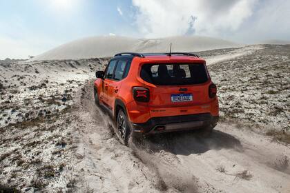La nueva generación del Jeep Renegade estrena pintura bitono en su versión Trailhawk