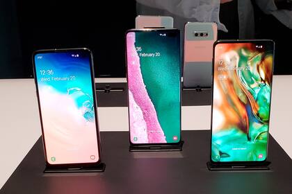 La compañía venderá los tres modelos: el S10e, con pantalla de 5,8 pulgadas; el S10, con pantalla de 6,1 pulgadas; y el S10+, con pantalla de 6,4 pulgadas