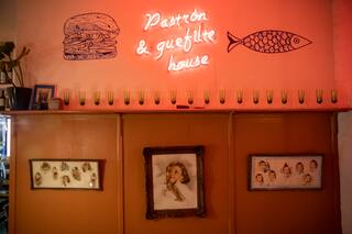 El circuito gastronómico que modernizó "las recetas de la abuela" y transformó a un barrio