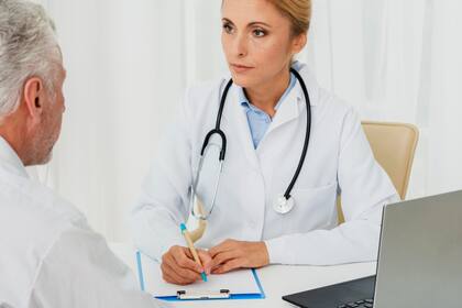 La nueva ley de Florida otorga licencias para profesiones de atención médica específicas