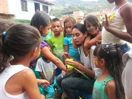 La nueva Miss Colombia destaca por su trayectoria e interés en la ayuda social (Facebook/Vanessa Pulgarín)