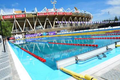 La nueva piscina olímpica frente al estadio Mario Kempes