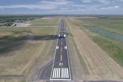 La nueva pista del aeropuerto tiene 2.300 metros de extensión por 45 de ancho