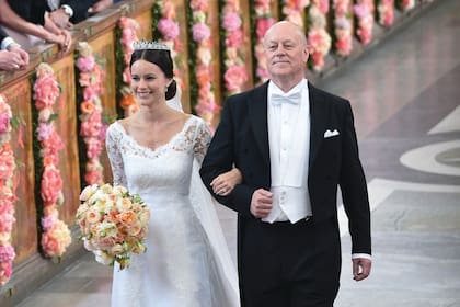 La nueva princesa de Suecia lució la tiara que le regalaron los Reyes con motivo de su boda: una diadema con brillantes coronada por lágrimas invertidas de esmeraldas