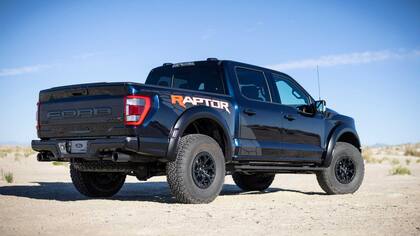 La nueva Raptor es más potente, y cuenta con un motor V8 de 5,2 litros y 700 caballos de fuerza.