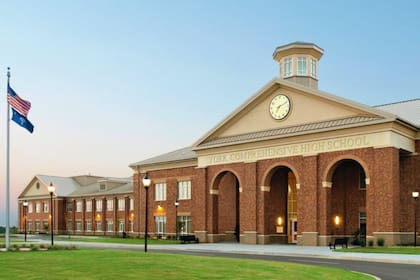 La nueva sede de BACE estará al oeste de la escuela secundaria York Comprehensive High School (York Comprehensive High School/Facebook)