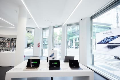 La nueva tienda de MacStation cuenta con una oferta completa de productos Apple: iPhone, iPad, Mac, Apple Watch y diversos accesorios oficiales