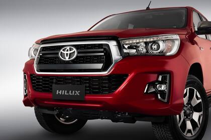 La nueva Toyota Hilux muestra un frente totalmente renovado