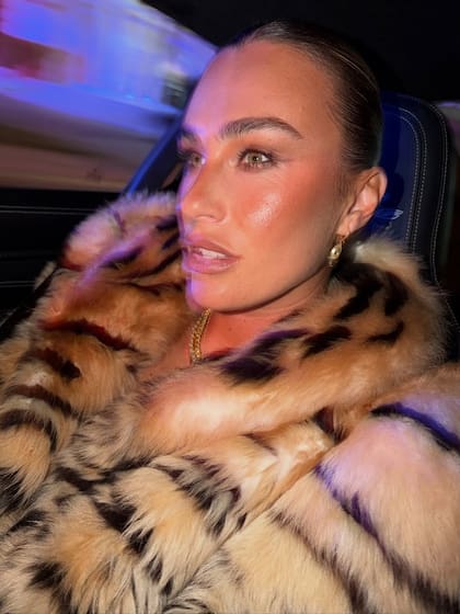 La número uno del mundo disfrutó de la noche en Miami antes de concentrarse en su debut en las canchas