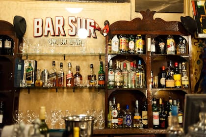 La nutrida barra de Bar Sur