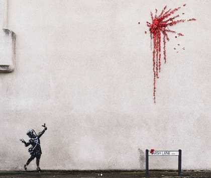La obra callejera que hizo Bansky para el San Valentín de 2020