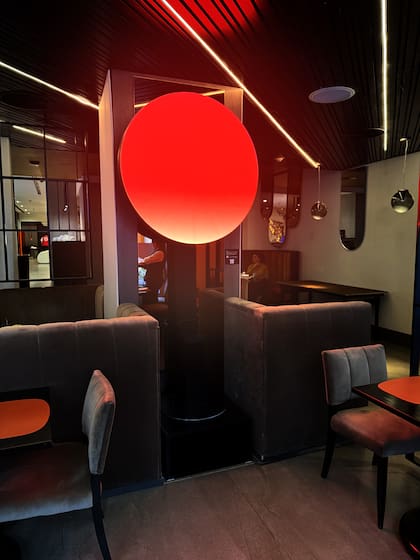 La obra circular y su analogía con la luna.