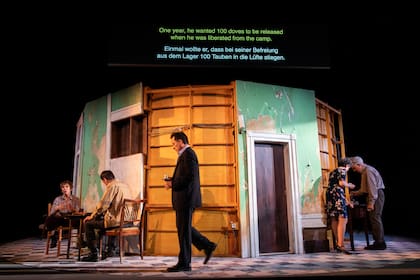 La obra, de Mariano Pensotti, se estrenará en el Alvear