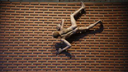 La obra de Pablo Suárez (galería Maman) llama la atención de inmediato