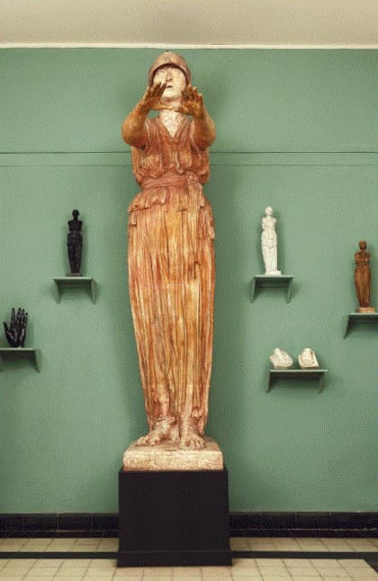 La obra de yeso modelado de la Justicia se conserva en Museo Casa Rogelio Yrurtia (Dimensiones: Alto 340 cm, ancho 180 cm,  profundidad 85 cm (3,40 x 1,80x 0,85 m)
