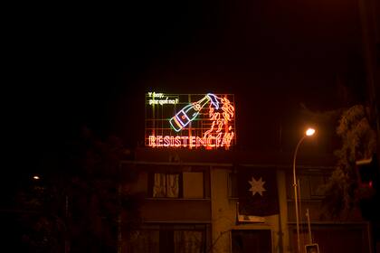 La obra del chileno Francisco papas fritas, en un cartel de publicidad