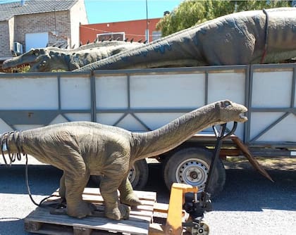 La obra Dinosaurios… una aventura jurásica, ya inició su viaje para la temporada de verano en la cual el clan Rottemberg celebra sus 45 años de trabajos ininterrumpidos en Mar del Plata