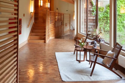 La obra fue dirigida por los arquitectos argentinos Martín Forcinito y Fernando Camps, con apoyo del estudio chileno Stein y Suazo.