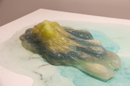 La obra ganadora: hielo, acuarela y papel.