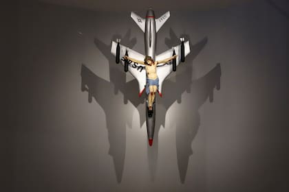 La obra La Civilización Occidental y Cristiana en la Muestra León Ferrari 2023 en el Museo Nacional de Bellas Artes