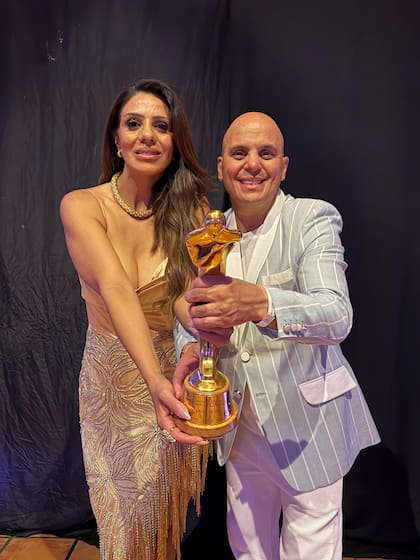 La obra Mestiza, producida por Ángel Carabajal y protagonizada por Mariana Clemenso obtuvo la Estatuilla de Oro, en los premios Carlos