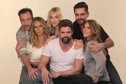 Desnudos, la obra protagonizada por Luciano Cáceres, Brenda Gandini, Sabrina Rojas y Mercedes Scápola