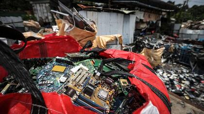 La obsolescencia de los aparatos ha generado toneladas de basura electrónica.