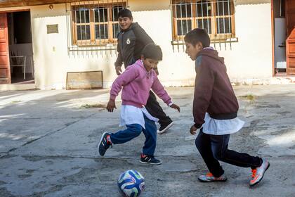 El reencuentro con los compañeros y el fútbol en los recreos