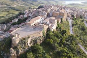 Furor inmobiliario: venden casas en un pueblo de Sicilia a tan solo 2 euros