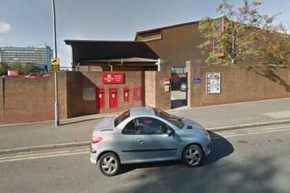 La oficina de entrega donde Lockyer llegó con su paquete que entregó un minuto más tarde