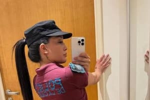 Qué se sabe de la policía “tiktoker” que fue suspendida por publicar videos eróticos con el uniforme