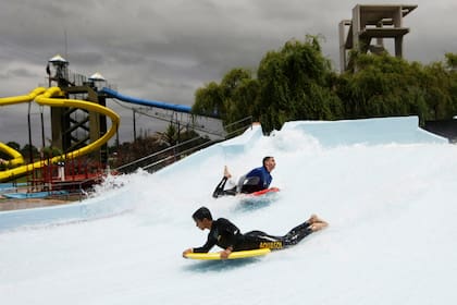 La Ola, único en Argentina, el atractivo de Aquasol en que abrió en 2013