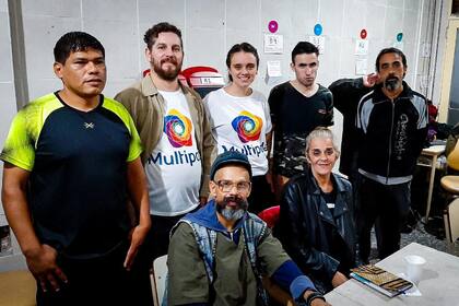 La ONG Multipolar pide donaciones para las personas en situación de calle, que no tienen acceso a alimentos e insumos de higiene
