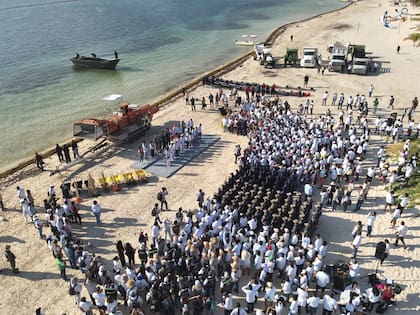 La operación para enfrentar el sargazo ha desplegado un total de 13 unidades marítimas