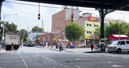 La “Operación Restaurar Roosevelt” está destinada a abordar la seguridad pública y la calidad de vida en los vecindarios de Elmhurst, North Corona y Jackson Heights de Queens