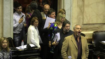 La oposición abandonó el recinto durante la escandalosa sesión en Diputados