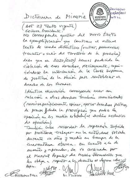 La oposición confeccionó los dictámenes de minoría a mano, según indicaron, por la falta de herramientas digitales a su disposición