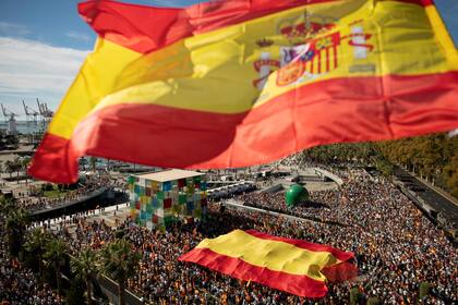 La oposición de derecha convocó una protesta en todas las capitales de España de Provincia el 12 de noviembre de 2023 contra la propuesta de ley del gobierno que concede amnistía a los separatistas catalanes