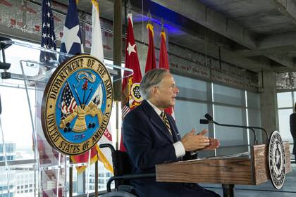 La orden ejecutiva de Greg Abbott se basa en una ley aprobada en 2023 que prohibía las prácticas de DEI en las universidades públicas de Texas