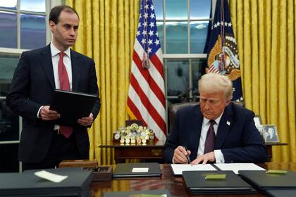 La orden ejecutiva firmada por Trump habilita al Departamento de Eficiencia Gubernamental a realizar despidos masivos
