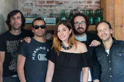 Leire junto a sus excompañeros de La Oreja de Van Gogh