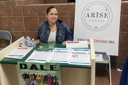 La organización Arise Chicago ofrece asesorías gratuitas para guíar a los interesados en el proceso de solicitud de una acción diferida