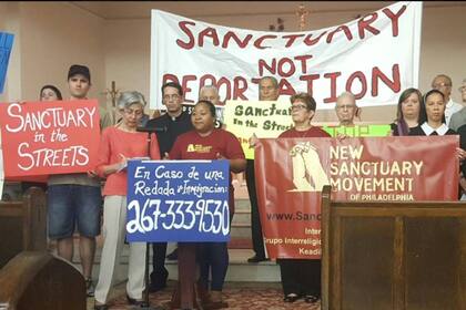 La organización New Sanctuary Movement de Philadelphia se prepara para luchar contra las deportaciones masivas anunciadas por Trump