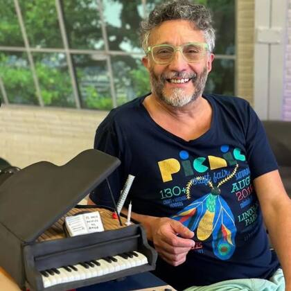 La original torta que protagonizó el cumpleaños de Fito Páez