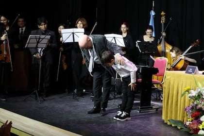 La Orquesta Juvenil de Aeropuertos Argentina 2000