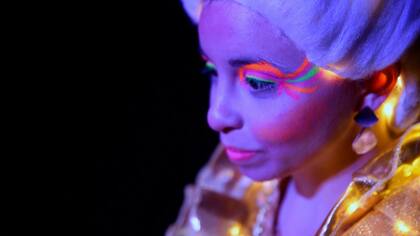 La oscuridad puede mirarse con nuevos ojos a partir de la obra de Teatro Ciego para niños.